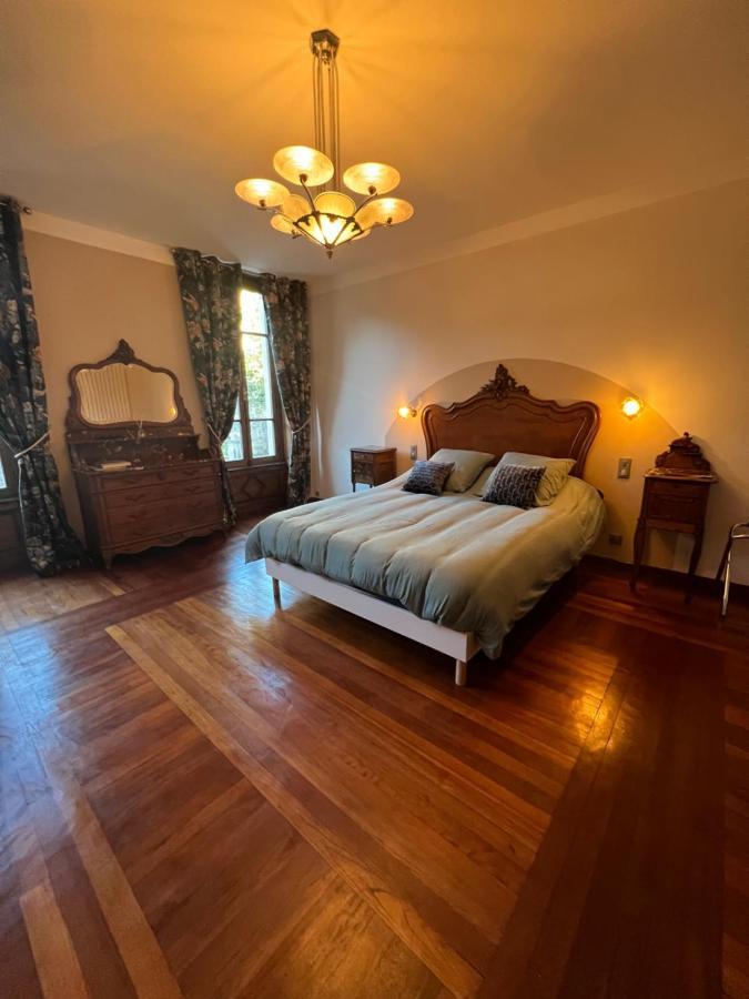 Maison D'Hotes De La Prison En Toutes Libertes Эспальон Экстерьер фото