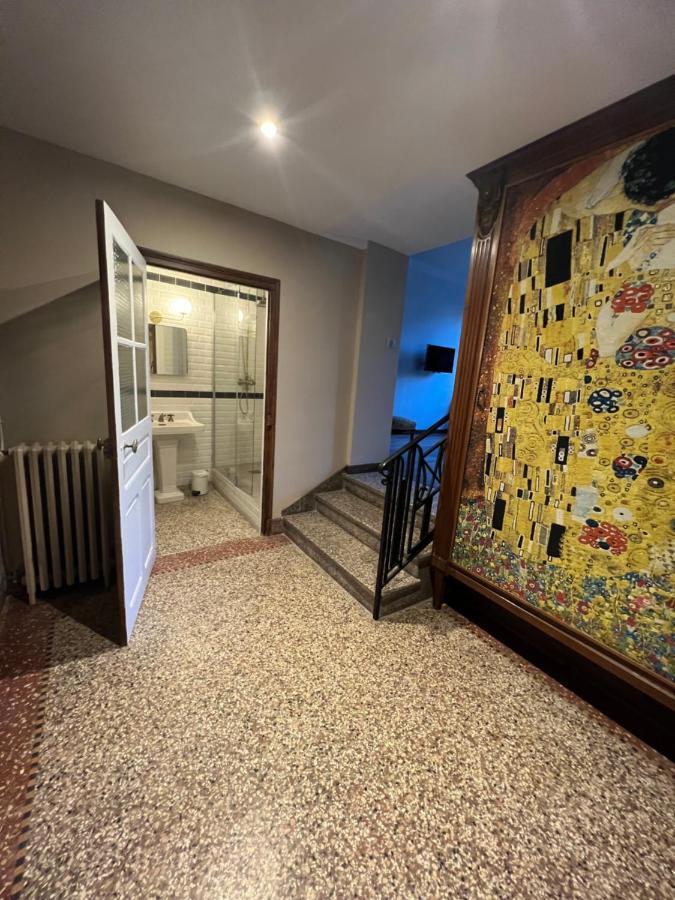 Maison D'Hotes De La Prison En Toutes Libertes Эспальон Экстерьер фото